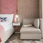 Golden Line Appartement *