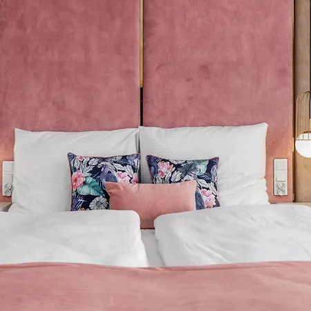 Golden Line * Свиноуйсьце